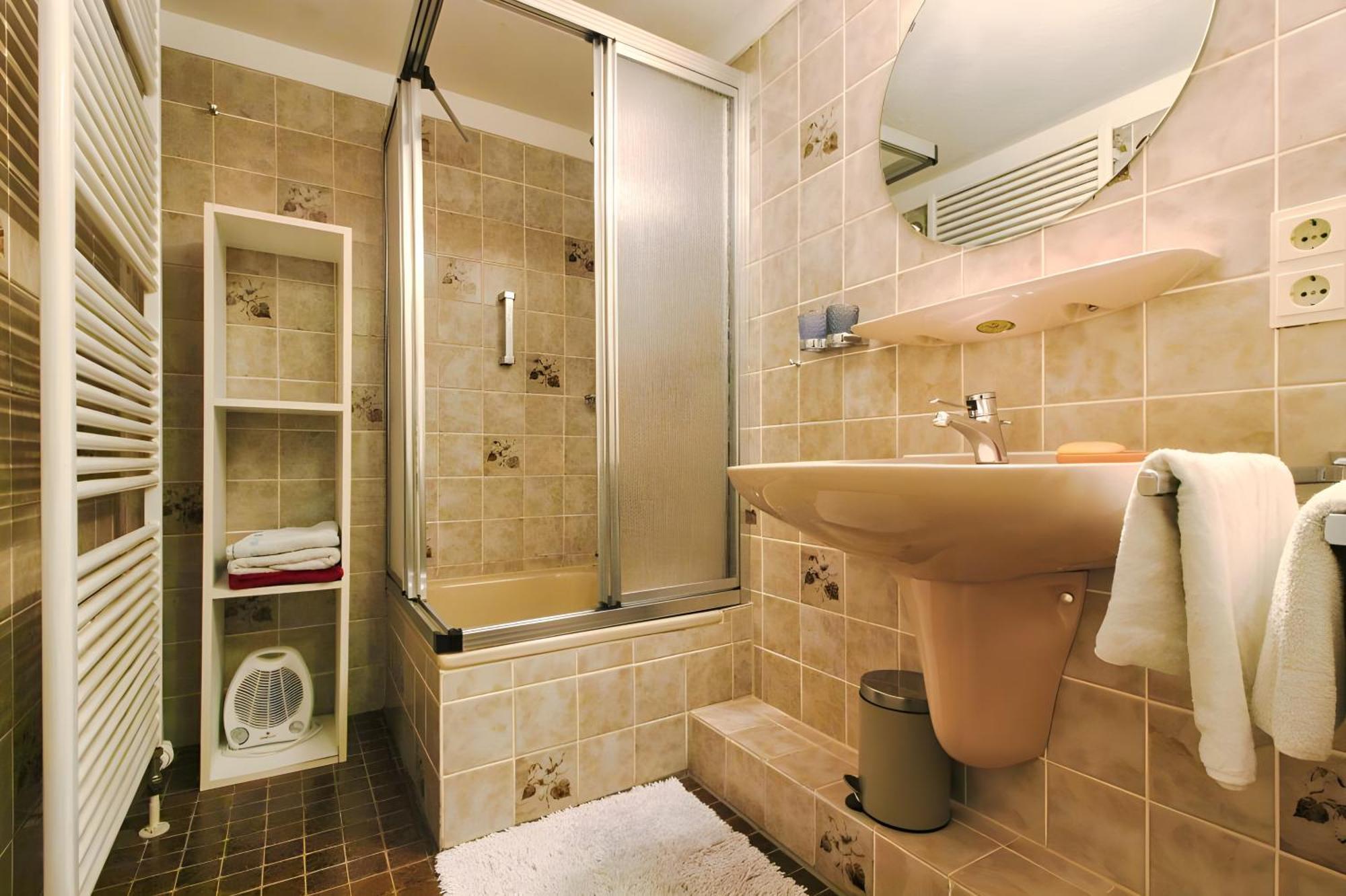 Room In Guest Room - Double Room Apple Blossom Schuttertal Luaran gambar